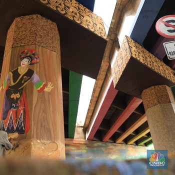 Penuh Warna! Intip Kolong Jembatan Tol JORR di Bintaro