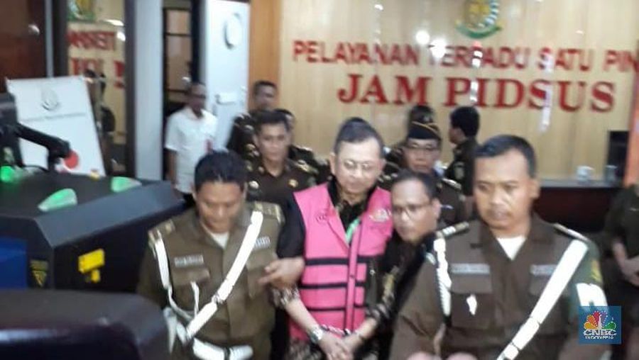 Kasus Jiwasraya, 5 Tersangka & Mercy Hingga Tanah Disita