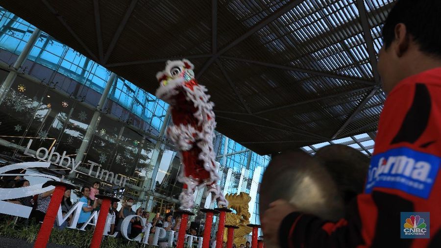 Mall Jakarta kini mulai dipenuhi ornamen Imlek