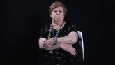 Malka Zaken (91) masih mengingat jelas ketika dia disiksa di kamp Auschwitz oleh pasukan Nazi. (Photo by MENAHEM KAHANA / AFP)