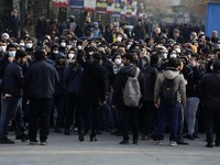Iran Membara, Massa Serukan Demo Besar Tuntut Pemerintah