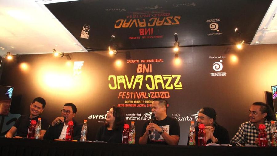 BNI memberikan promo Buy 1 Get 2 Daily Pass BNI Java Jazz Festival 2020 dengan menggunakan Kartu Debit dan Kartu Kredit BNI.
