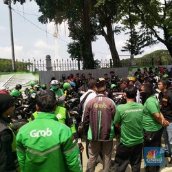Driver Ojol Minta Tarif Ojol Naik Jadi Rp 2.200-Rp 2.400/Km
