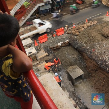 Picu Macet, Ini Penampakan Jalan Daan Mogot KM 23 yang Ambles
