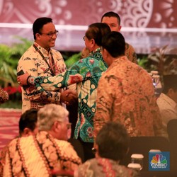 Istana, Erick Thohir & 'Total Football' Serang Gubernur Anies