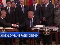 Wajah Sumringah Trump Saat Teken Damai Dagang Fase I AS-China
