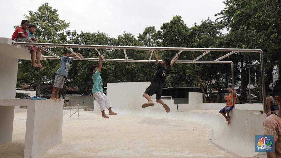 Meski belum dibukanya secara umum, taman tersebut telah menarik banyak minta masyarakat