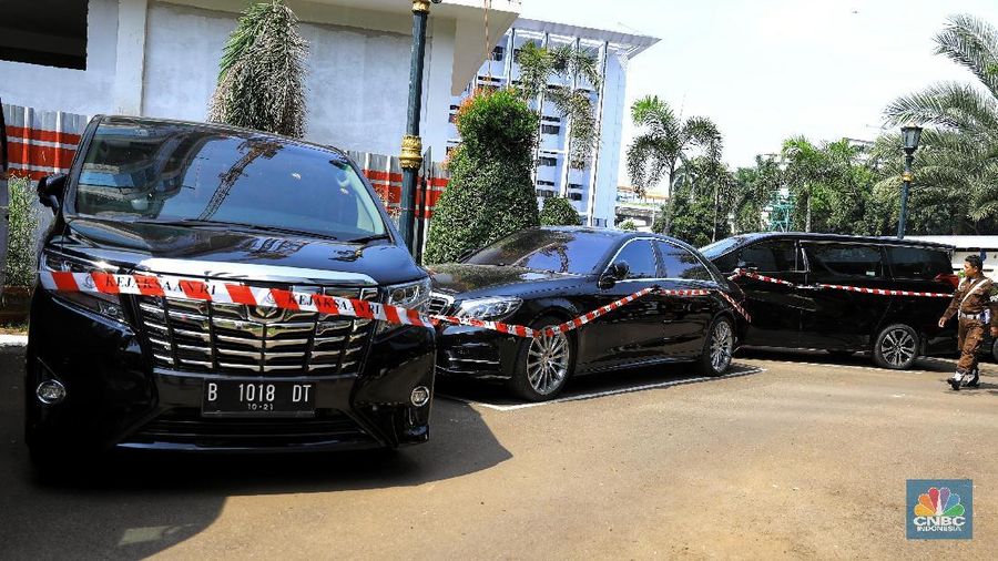 Pasalnya industri asuransi sifatnya konservatif karakter dari direktur perusahaan asuransi harus humble dan prudent.
