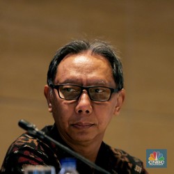 Ada Orang yang Ngutang di 40 Pinjol, OJK Sarankan Ini