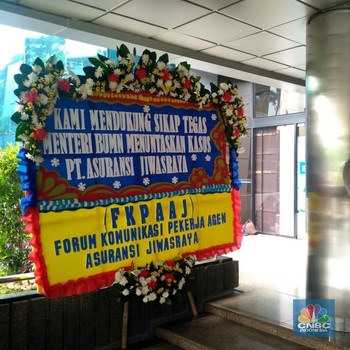Bongkar Skandal Jiwasraya, Erick Kebanjiran Karangan Bunga