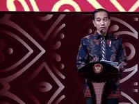 Omnibus Law Tuntas 100 Hari, Jokowi Janji Beri 2 Jempol DPR