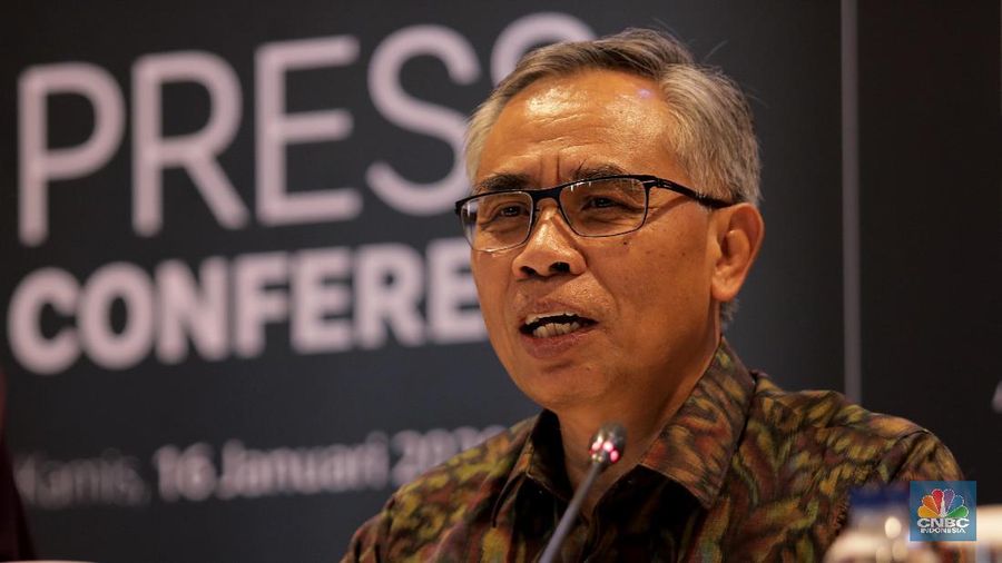 Saat ini OJK sedang menyelesaikan kelengkapan informasi dan dokumentasi.