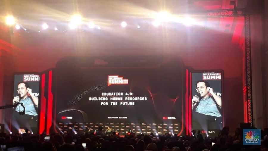 Penunjukkan Nadiem Makarim sebagai menteri pendidikan dan kebudayaan sempat mengejutkan publik. Pasalnya, ia tak memiliki latar belakang di dunia pendidikan.