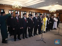 Wimboh Santoso Lantik 15 Pejabat OJK Baru