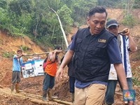 Perjalanan Relawan CT Arsa ke Desa Terisolir di Bogor
