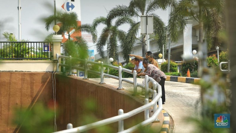 Pasca banjir awal tahun hingga kini, mall tersebut masih belum beroperasi.