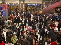 Rayakan Imlek, Warga China Juga Punya Tradisi Mudik