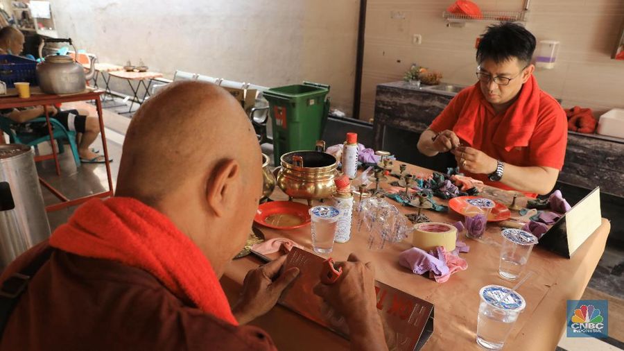Ritual tersebut sebagai bentuk penghormatan dan upaya pensucian diri menjelang perayaan Imlek