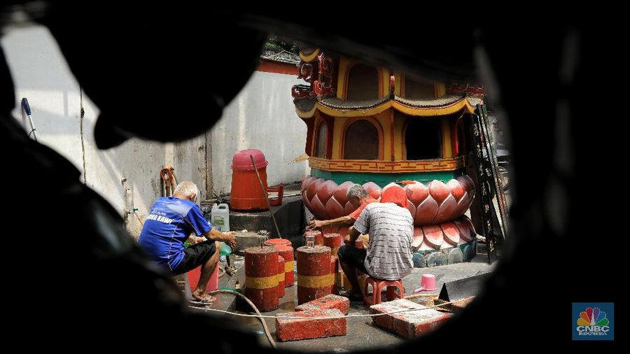 Ritual tersebut sebagai bentuk penghormatan dan upaya pensucian diri menjelang perayaan Imlek