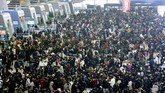 Serupa dengan perayaan Idul Fitri di Indonesia, di China perayaan Imlek merupakan momen mudik terbesar di negara itu. (Chinatopix via AP)