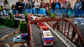 Pameran miniatur London Mdel Engineering Exhibition digelar di Alexandra Palace, London, Inggris. (Photo by Tolga Akmen / AFP)