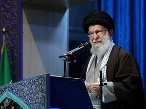 Khamenei Puji Serangan Rudal Iran ke Israel: Kinerja Brilian!