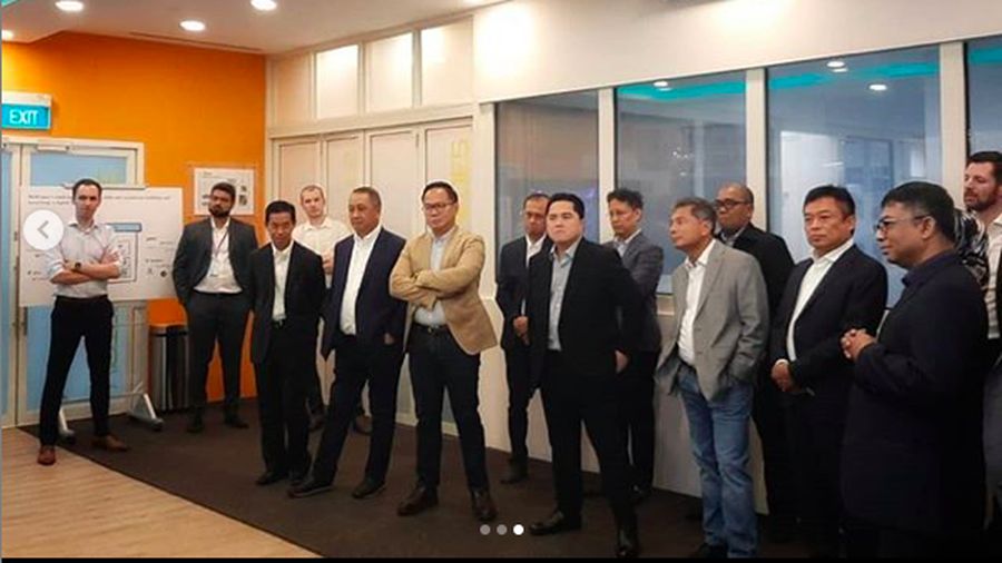 Menteri BUMN membawa sejumlah direksi perusahaan pelat merah ke Singapura.