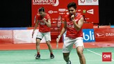 Sempat kalah 18-21 di gim pertama, Greysi/Apriyani memaksakan rubber game lewat kemenangan 21-11 di gim kedua. (CNN Indonesia/Andry Novelino)