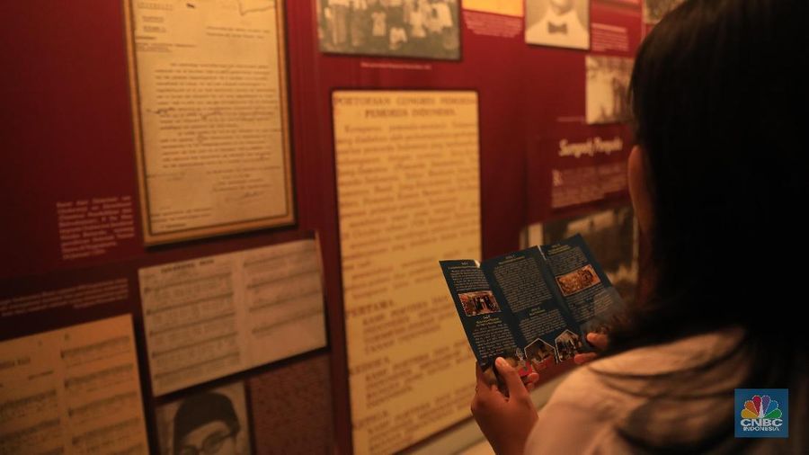 Kunjungan para siswa ke Diorama Sejarah Perjalanan Bangsa ANRI.
