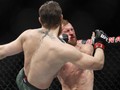 Cowboy Cerrone Patah Hidung Usai Kalah TKO dari McGregor