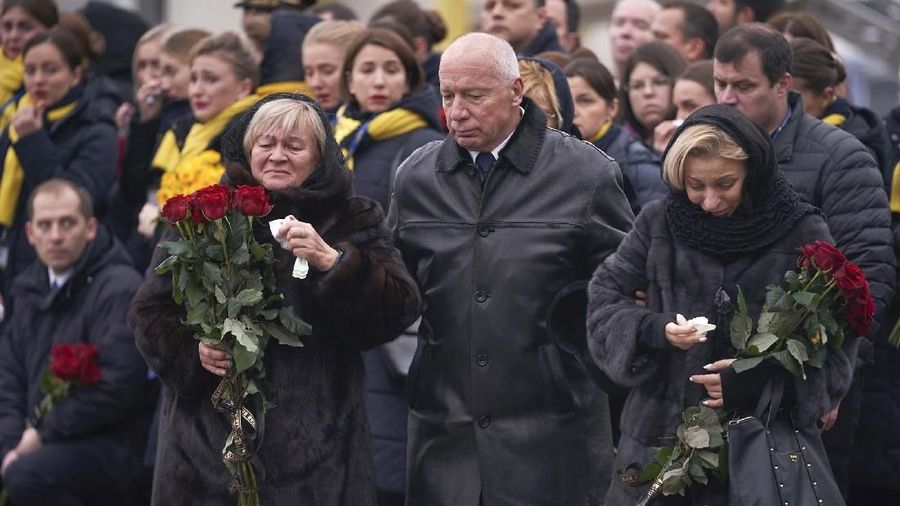 Jenazah 11 warga Ukraina yang meninggal ketika rudal Iran menembak jatuh Ukarine International Airlines 8 Januari lalu sampai di Kiev.
