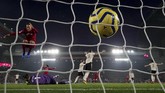 Selain gol Roberto Firmino, gol Georginio Wijnaldum juga dianulir karena sang pemain berada dalam posisi offside saat menendang bola. (AP Photo/Jon Super)