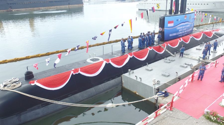 Kapal selam buatan Indonesia sedang diuji coba