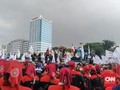 Demo Omnibus Law, Massa Buruh Berkumpul di Depan DPR