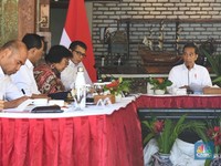 Jokowi Dikeluhkan Wisatawan Soal Kebersihan di Labuan Bajo