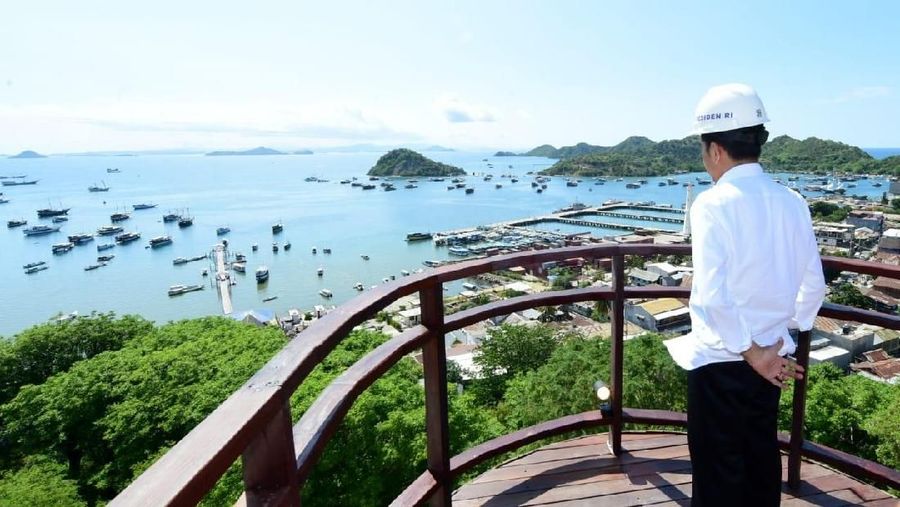 Presiden Jokowi Tinjau Penataan Puncak Waringin dan Fasilitas Pendukung Pariwisata Labuan Bajo. (Muchlis Jr - Biro Pers Sekretariat Presiden)