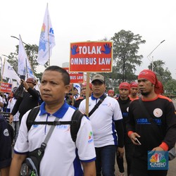 Draft RUU 'Cilaka' Belum Juga Masuk ke DPR, Ada Apa?