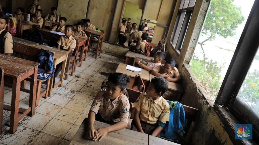 Pendidikan Mahal, Masyarakat Susah 'Naik Kelas'