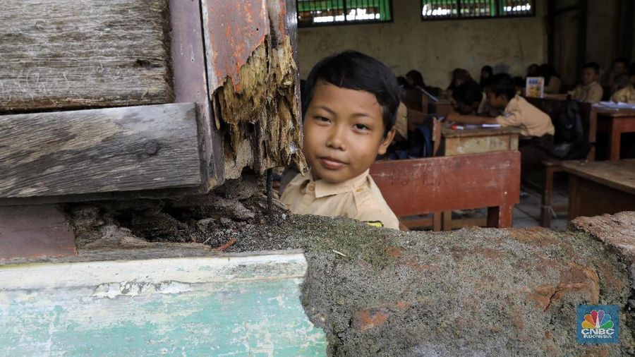 Pak Jokowi, Orang Miskin Susah 'Makan Bangku Sekolahan'!
