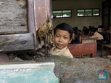Pak Jokowi, Orang Miskin Susah 'Makan Bangku Sekolahan'!