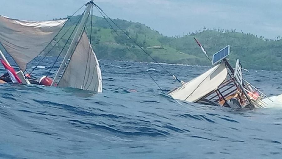 Kapal Terbalik. (Ist)