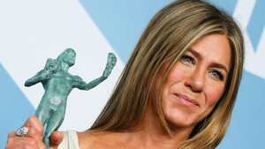 Jennifer Aniston Tak Percaya Diperhatikan Brad Pitt