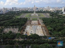 Melihat Monas yang 'Digunduli' Demi Revitalisasi
