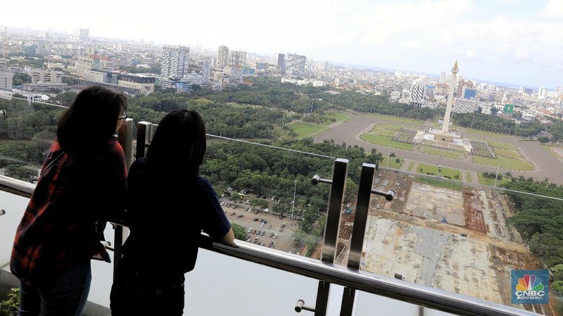 Pemprov DKI Jakarta melakukan revitalisasi kawasan Monas, Jakarta Pusat.