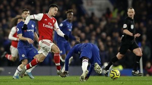 Hasil Liga Inggris: 10 Pemain Arsenal Imbangi Chelsea 2-2