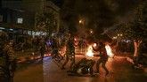 Pendahulu Diab, Saad Hariri, memutuskan mundur setelah gelombang demonstrasi rakyat. (Photo by IBRAHIM CHALHOUB / AFP)