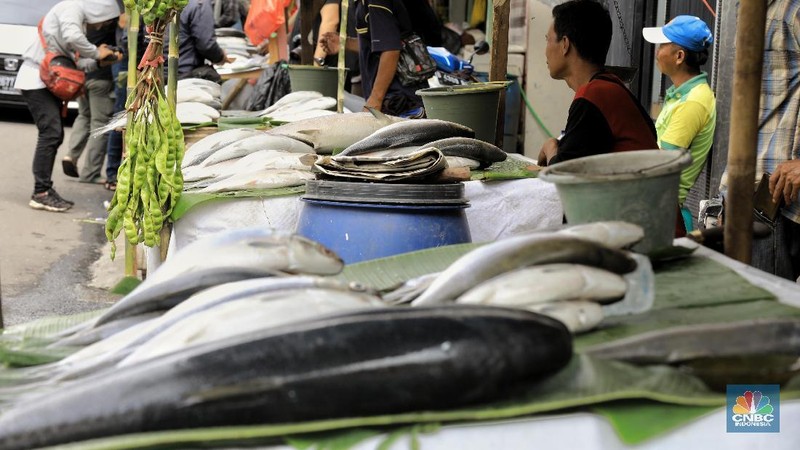 Intip Ramai Pedagang Ikan Bandeng Di Rawa Belong Jelang Imlek Foto 1