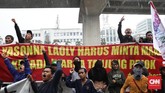 Sore hari seusai demo, Menkumham Yasonna Laoly pun meminta maaf dan mengaku pernyataannya tidak dimaksudkan untuk membuat tersinggung warga Priok. (CNNIndonesia/Safir Makki)