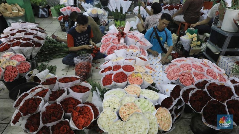 Penjualan bunga di Pasar Bunga Rawa Belong meningkat jelang Imlek.