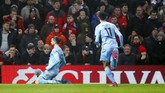 Alih-alih mencetak gol, MU malah kembali kebobolan. Sepakan akurat Jay Rodriguez membuat gawang David De Gea kembali bobol pada menit ke-56. (Martin Rickett/PA via AP)